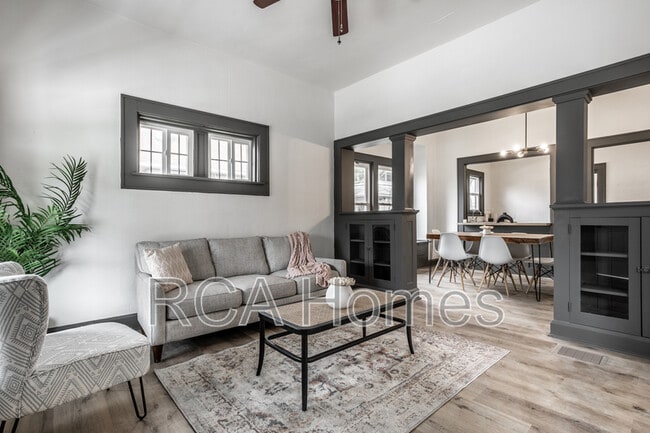 Building Photo - 4612 E New York St