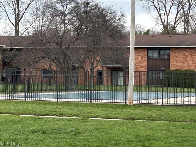 Building Photo - 23875 David Dr