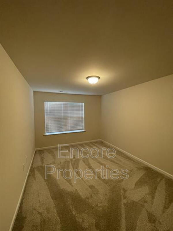 Building Photo - 305 Ribbon Rail St