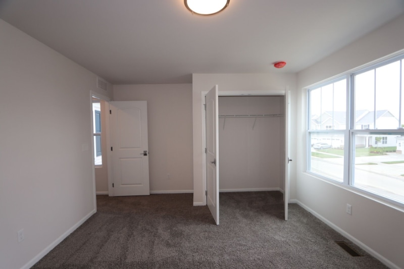 Building Photo - 2405 Salt Springs Dr