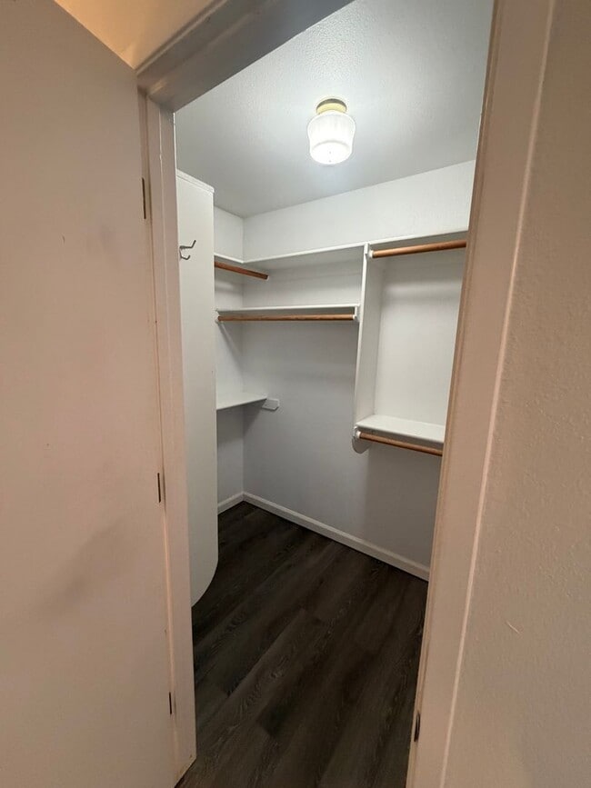 Building Photo - Charming 3 bedroom 2 bathroom home located in Lemoore