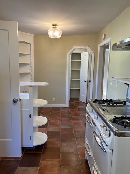 Building Photo - 1745 9th St