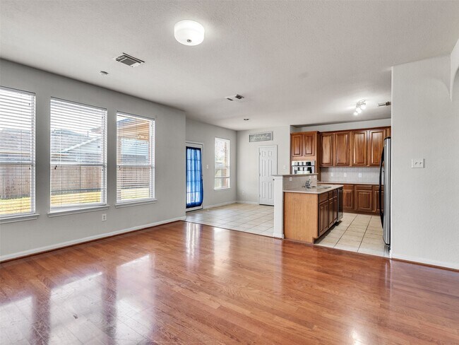 Building Photo - 29650 Legends Green Dr