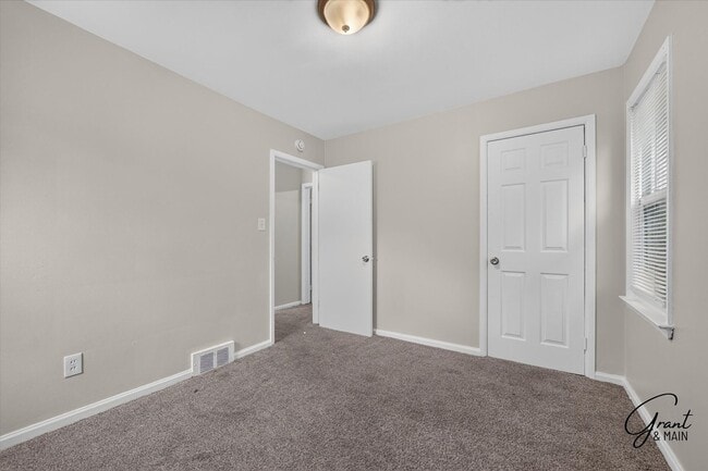 Building Photo - 4 Bedroom Home - $1,550
