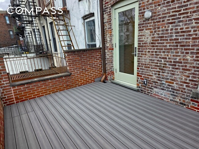 Building Photo - 187 President St