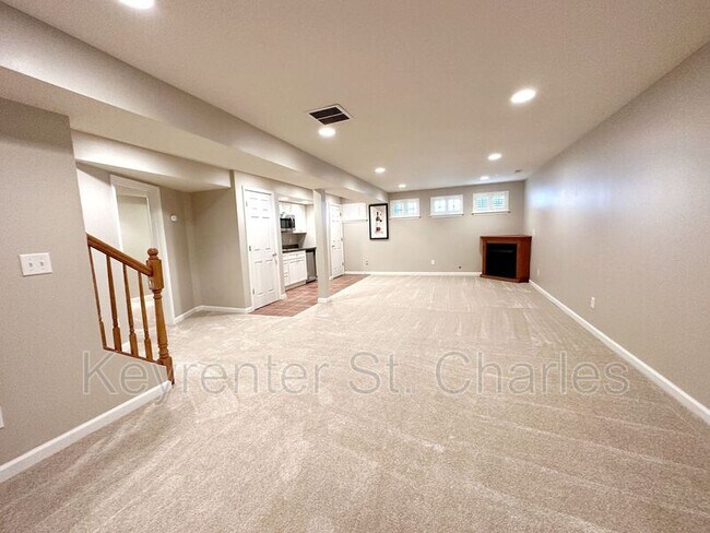 Building Photo - 6 Savannah Hill Dr