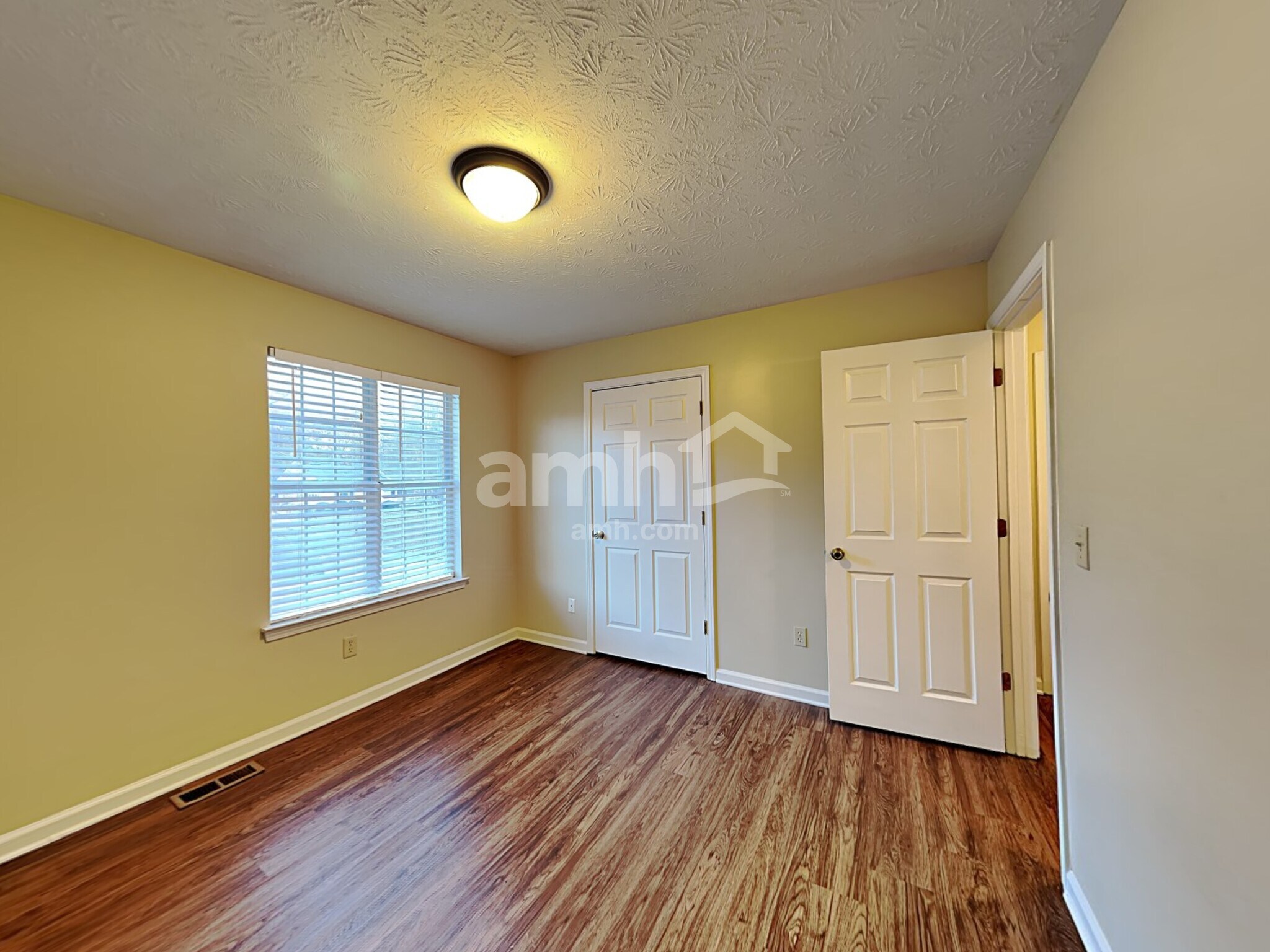 Building Photo - 2117 Brandy Woods Dr SE