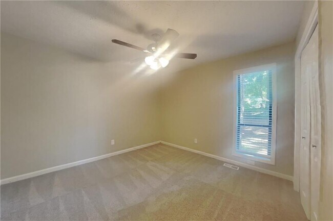 Building Photo - 2742 Bentwood Dr