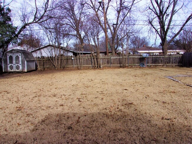 Building Photo - 3 BED 1 BATH TUDOR COTTAGE LAS VEGAS ADDIT...