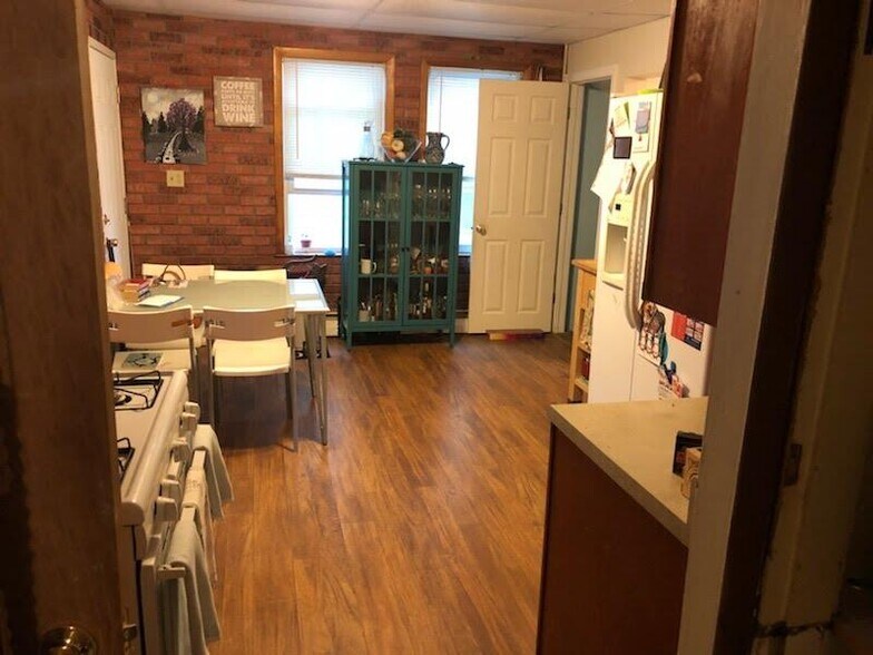 Building Photo - 9 Lowell Terrace