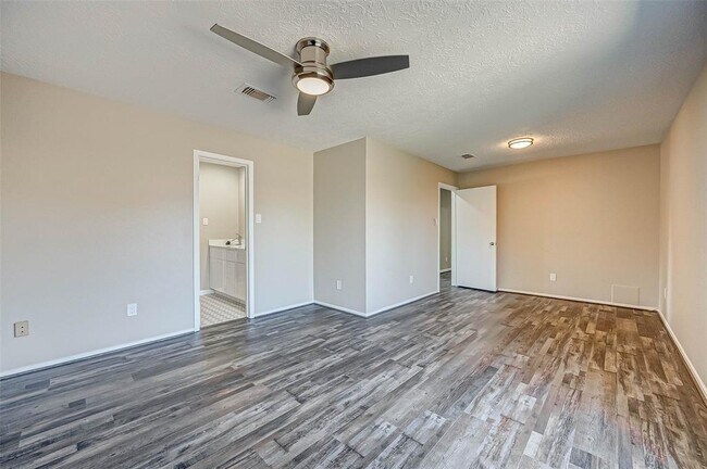 Building Photo - 13002 Kingsmill Dr