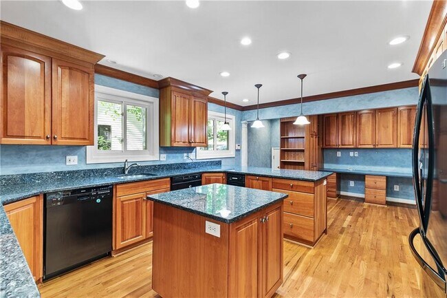 Building Photo - 755 Nile Dr