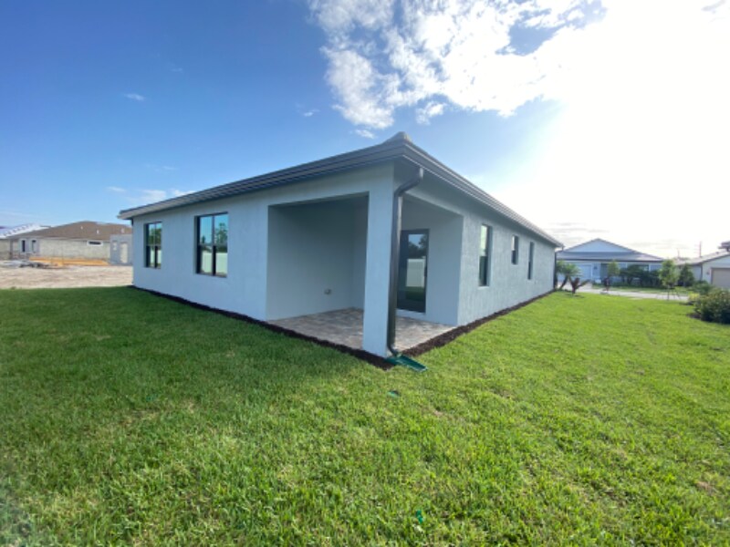 Building Photo - 2931 Hibiscus Ave