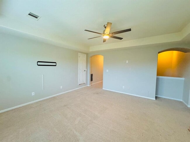 Building Photo - 5531 Drumlin Field Way