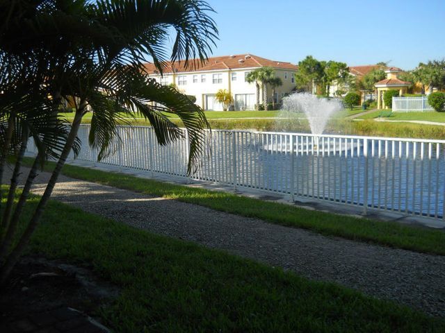 Building Photo - 876 Pipers Cay Dr