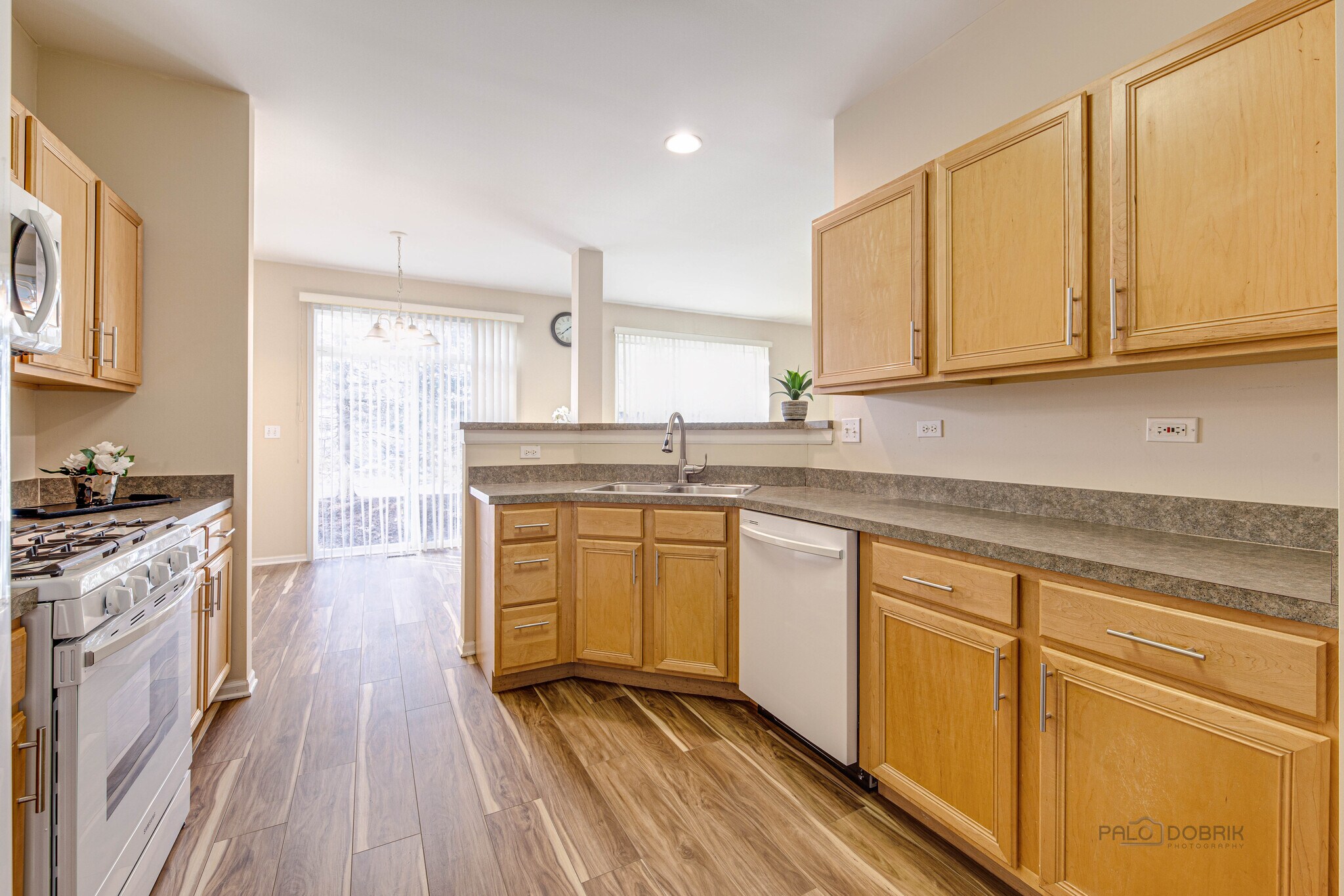 Building Photo - 348 Pine Lake Cir