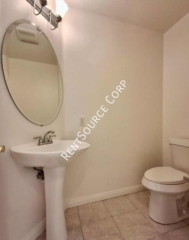 Building Photo - 24335 Alyssum Pl