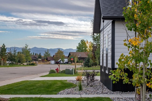 Building Photo - 444 Cowboy Trail