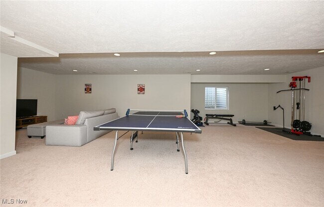 Building Photo - 4816 Lake View Dr