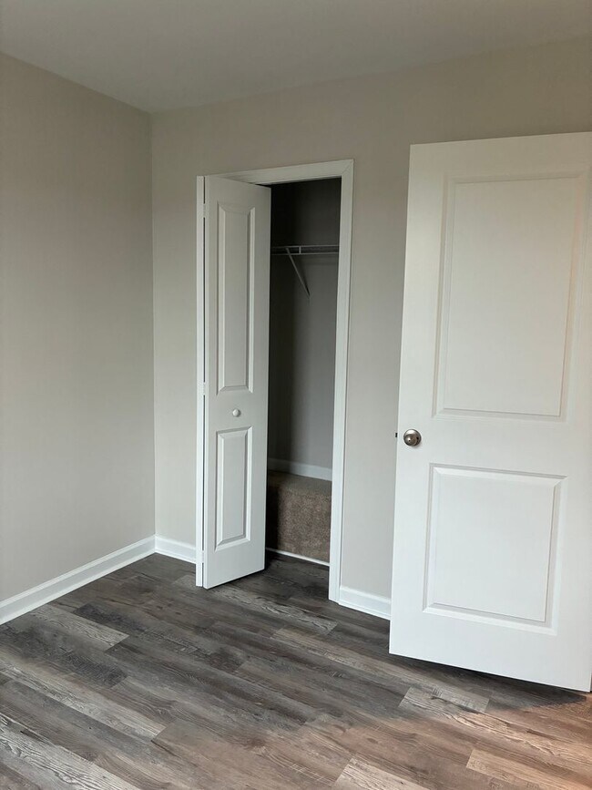 Building Photo - Beautiful 2019 End-of-Group Townhome – 3 Bed, 2 Bath, 1-Car Garage