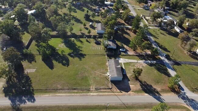 Building Photo - 11720 W Small Oaks Ln