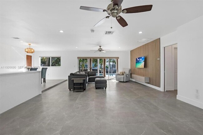 Building Photo - 1478 NE 57th St