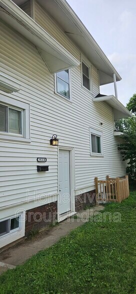 Building Photo - 923 E 34th St