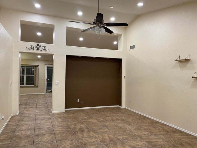 Building Photo - 870 N Madrid Ln