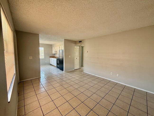 Building Photo - 723 Michigan Ct