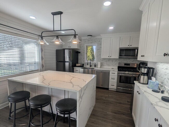 Building Photo - 4125 Spruce St