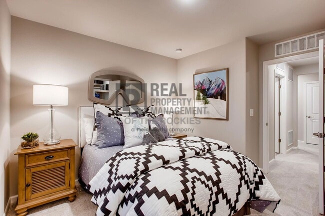 Building Photo - 2711 Tallgrass Ln