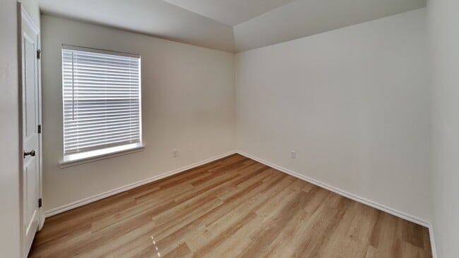 Building Photo - LUXURY BRAND NEW 3 Bedroom 2 Bath Duplex in Piedmont Schools (Neighborhood Park)