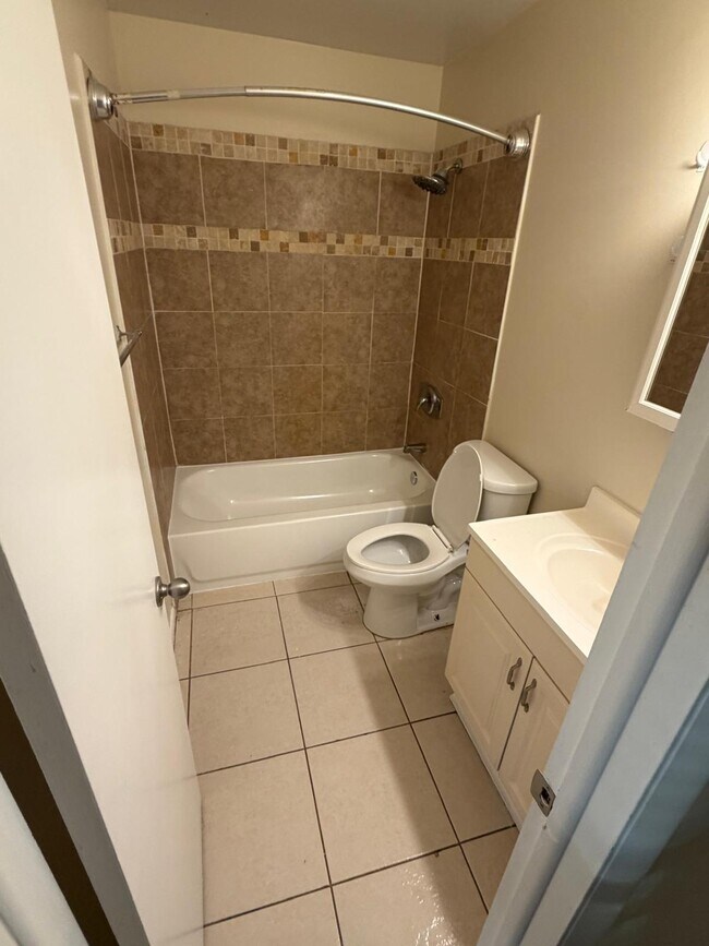 Building Photo - 9332 Sun Ct