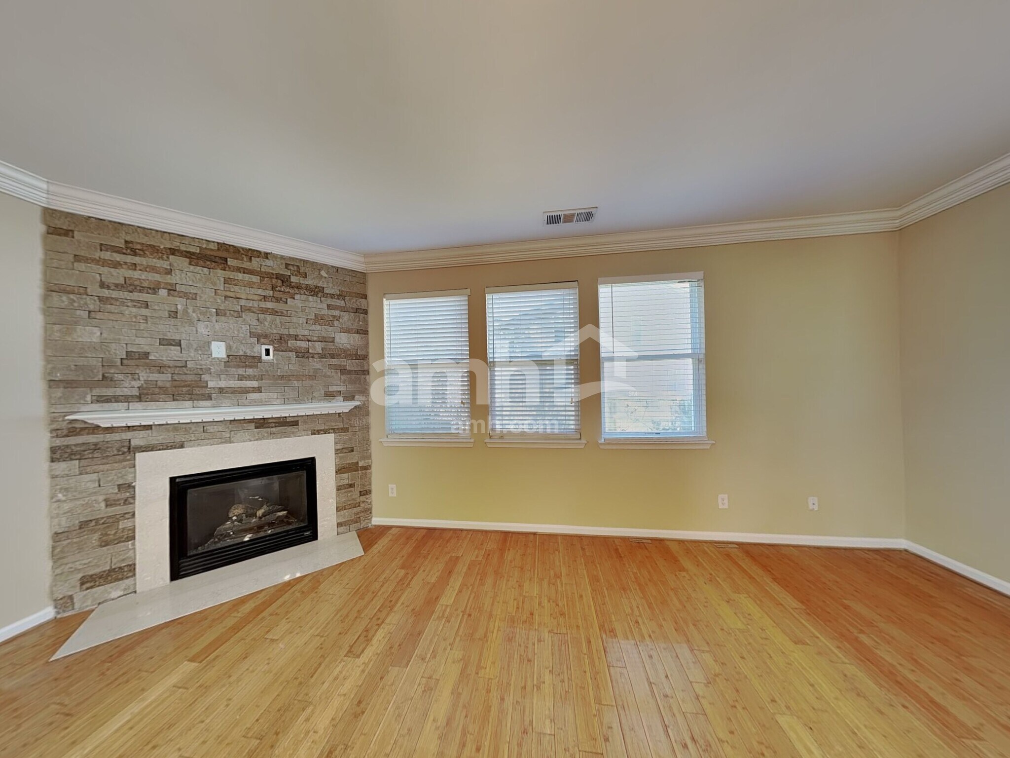 Building Photo - 348 Yellow Iris Rd