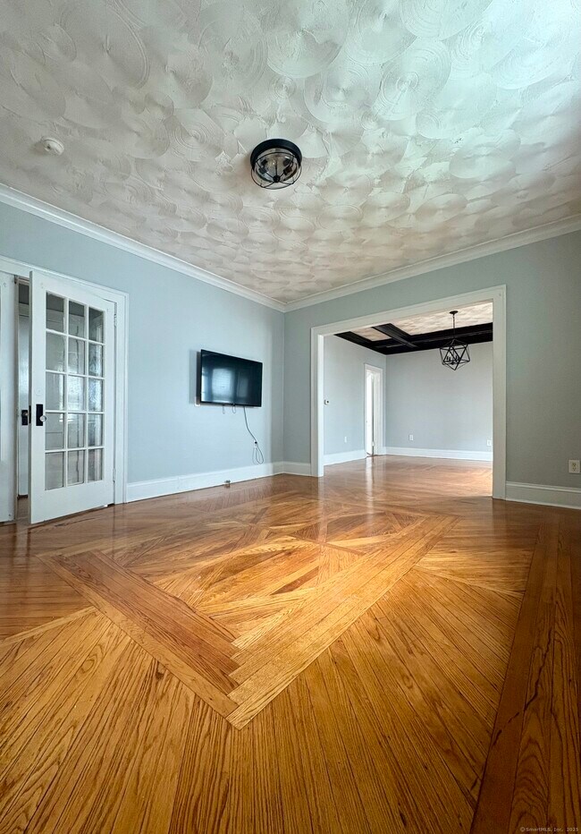 Building Photo - 46 Westbourne Pkwy