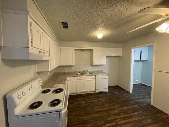 Building Photo - 7206 Avenue W