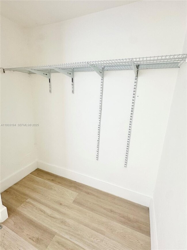 Building Photo - 553 NE 65th St