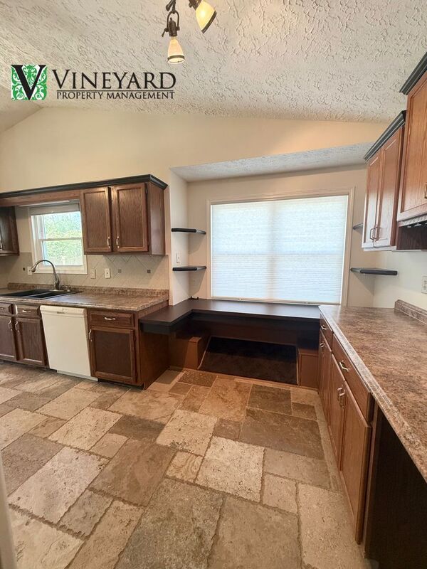 Building Photo - 1907 Grant Ln