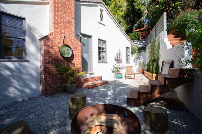 Building Photo - Fully Furnished Hollywood Hills Retreat | Private, Gated, Monthly Rental