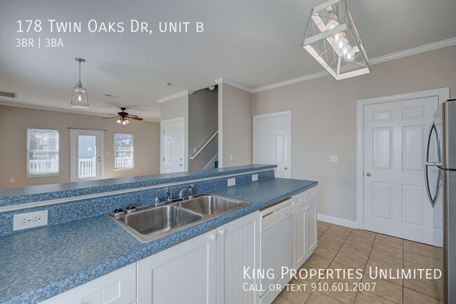 Building Photo - 178 Twin Oaks Dr