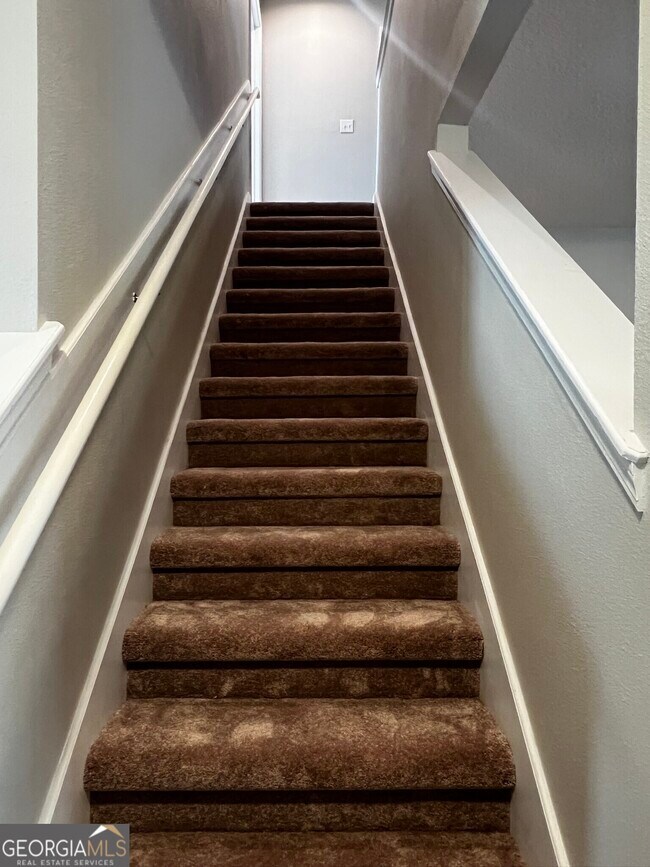 Building Photo - 214 Brooklet Cir