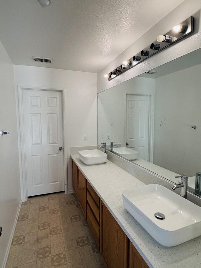 Building Photo - 7575 Lime Ave