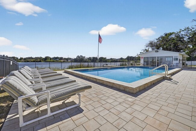 Building Photo - Buckeye Condo | Pool & Lake View | Ground Floor