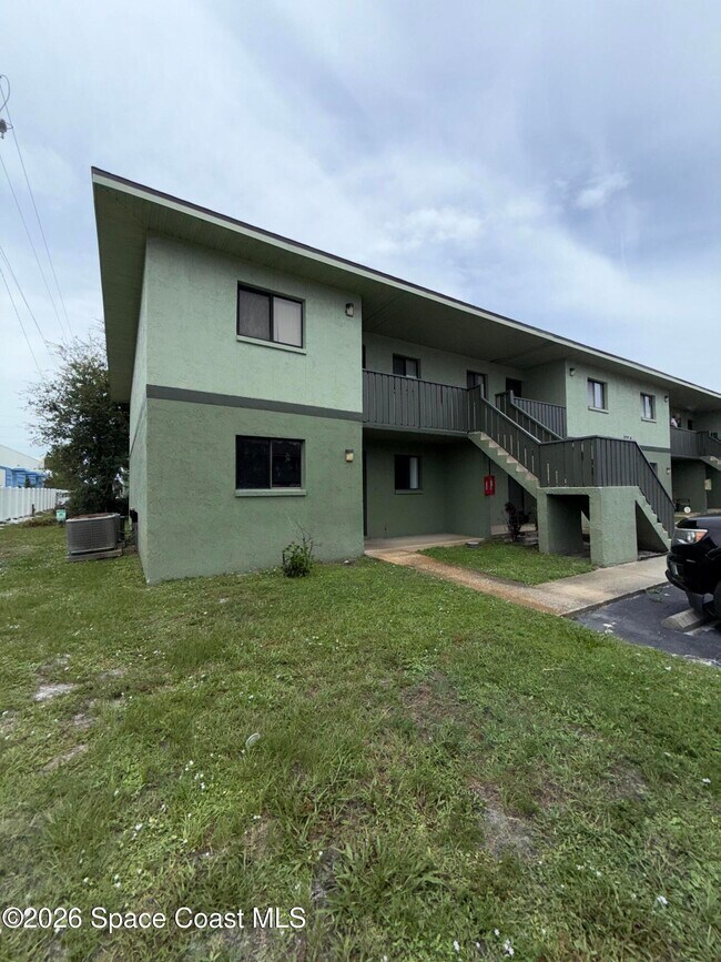 Building Photo - 1554 University Ln
