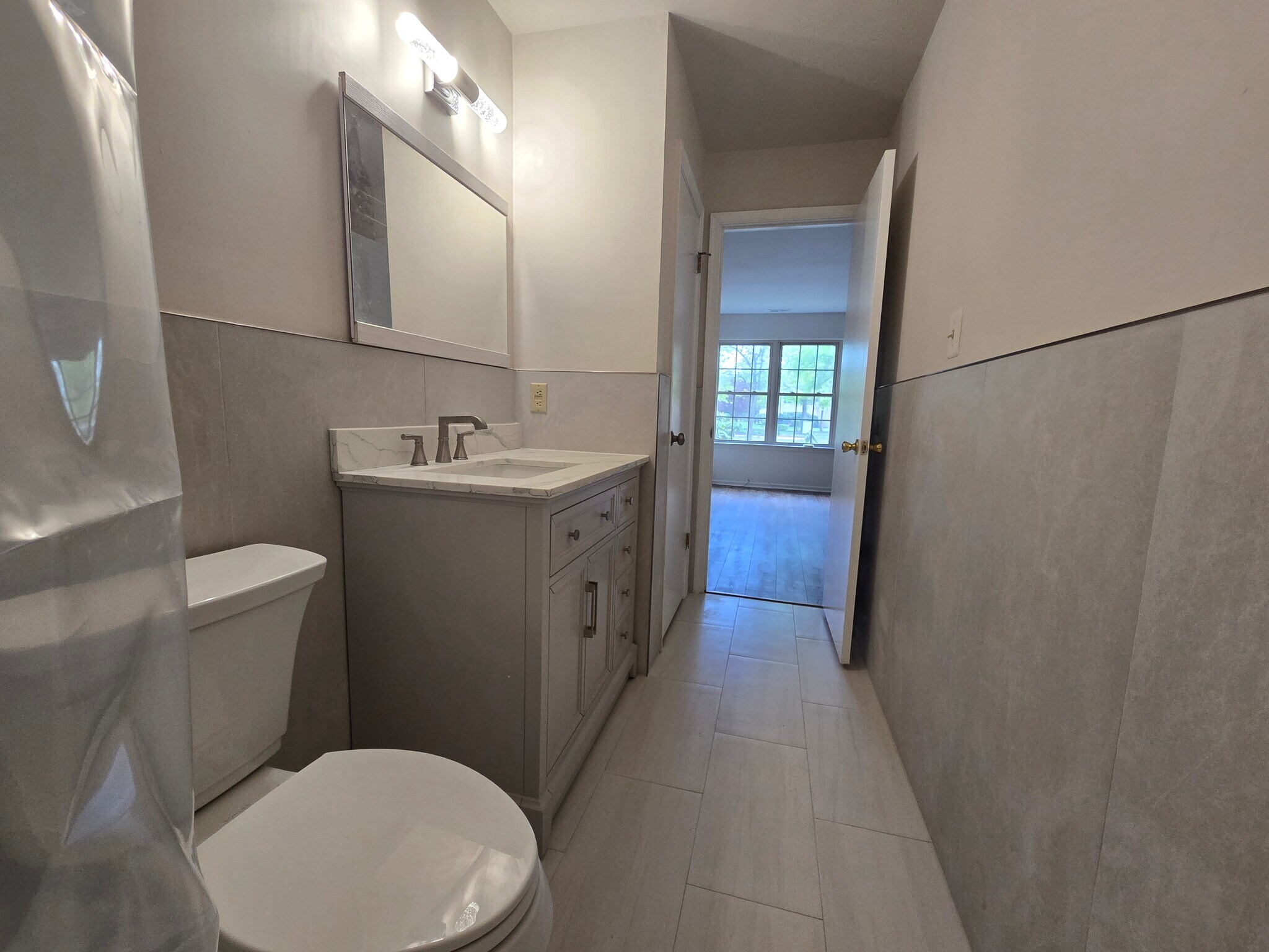 Building Photo - 6 Canterbury Ct