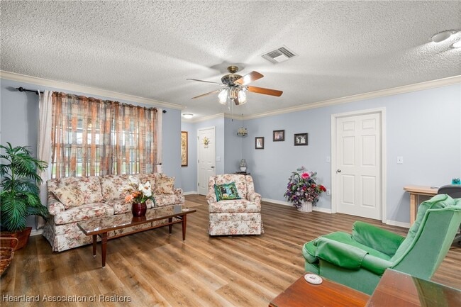 Building Photo - 360 Grove Cir