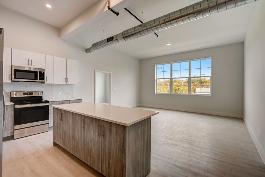 Building Photo - Riverfront Lofts