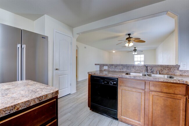Building Photo - 7906 Yaupon View Dr