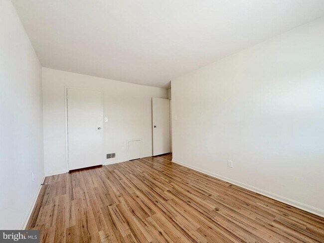Building Photo - 9503 Hagel Cir