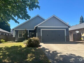 Building Photo - Beautifully updated 3 bedroom 2 bath house...